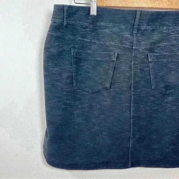 Lole | Women’s Jania Skirt in Heathered Black | Size Large - Picture 5 of 13
